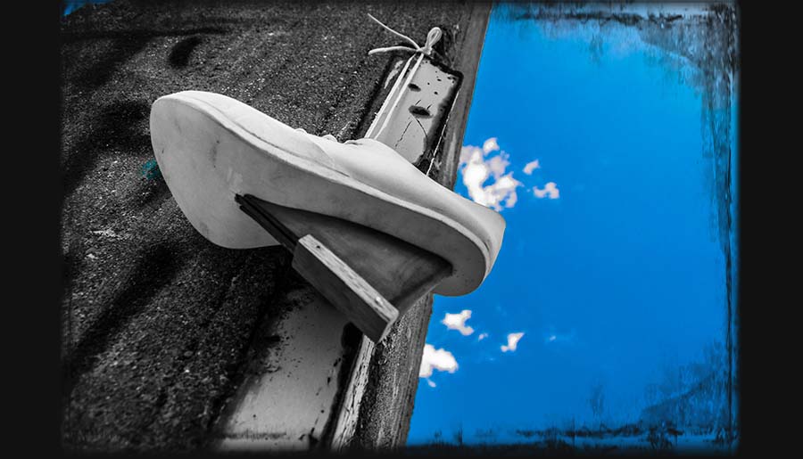 loading... DI - Color White